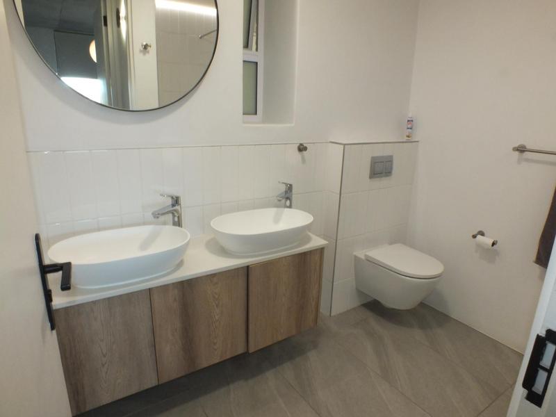 To Let 1 Bedroom Property for Rent in Devonbosch Precinct Western Cape